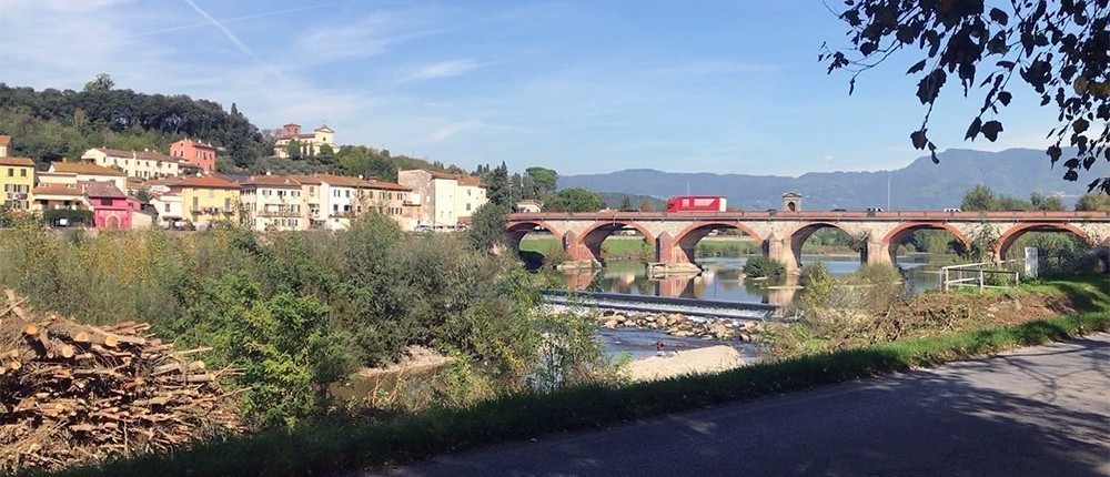 vista dalla ciclabile del Parco fluviale del Cerchio a Lucca