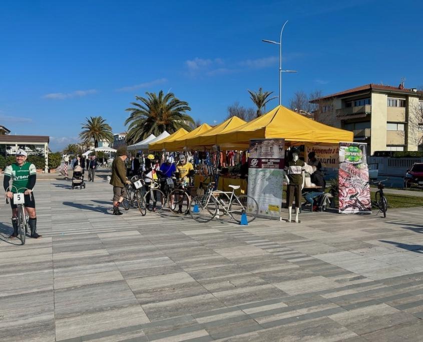 Panorama del lungomare della Versilia tra Lido di Camaiore e Viareggio