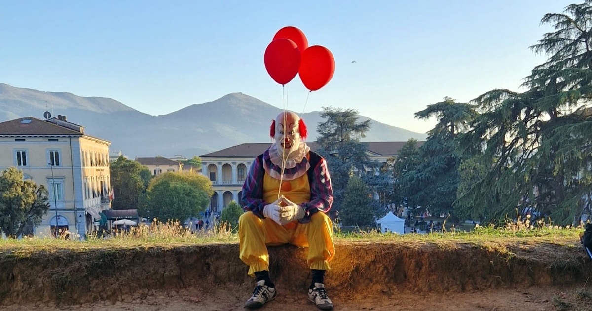 lucca comics cosplaye sulle mura Guida al Lucca Comics 2026: pacchetti hotel a Lido di Camaiore per il 60° anniversario del festival