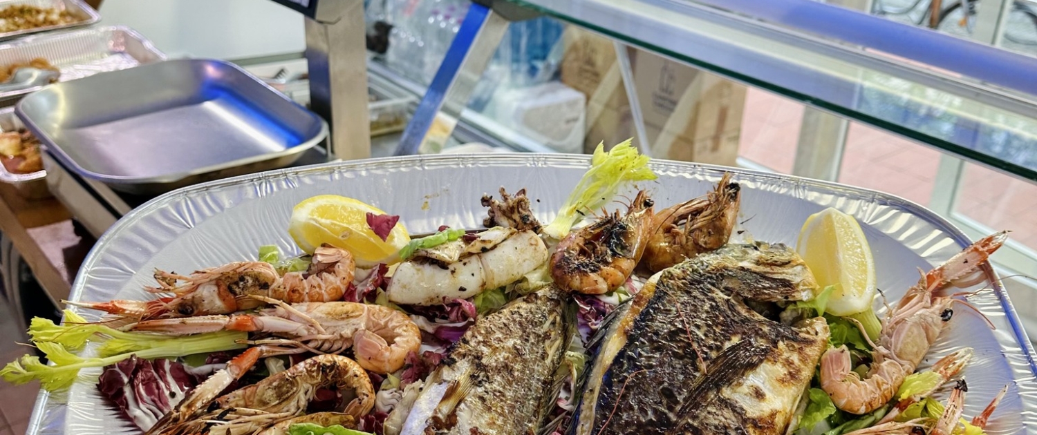 la grigliata di pesce, il fritto direttamente cucinato in Pescheria