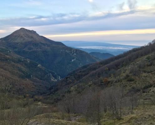panorama dalle pendici del Monte Matanna verso la Costa e il Lago di Massaciuccoli
